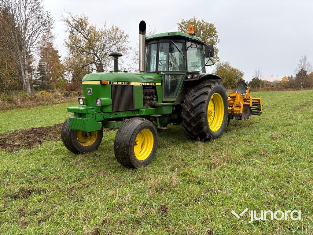 Traktor - John Deere 4040 - Farm tractor: picture 3 Traktor - John Deere 4040 - Farm tractor: picture 3
