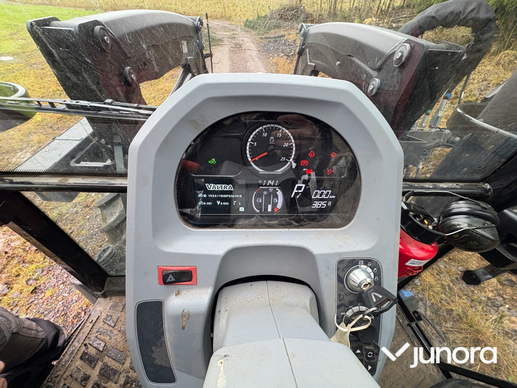 Farm tractor Traktor - Valtra A115: picture 27