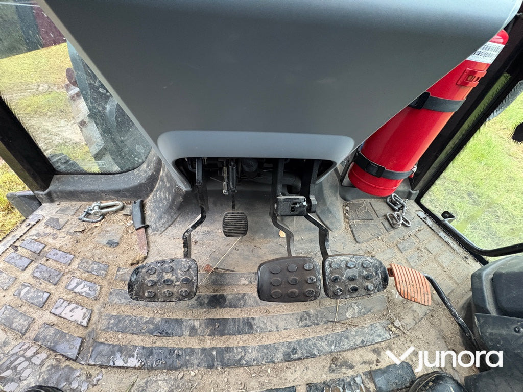 Farm tractor Traktor - Valtra A115: picture 30