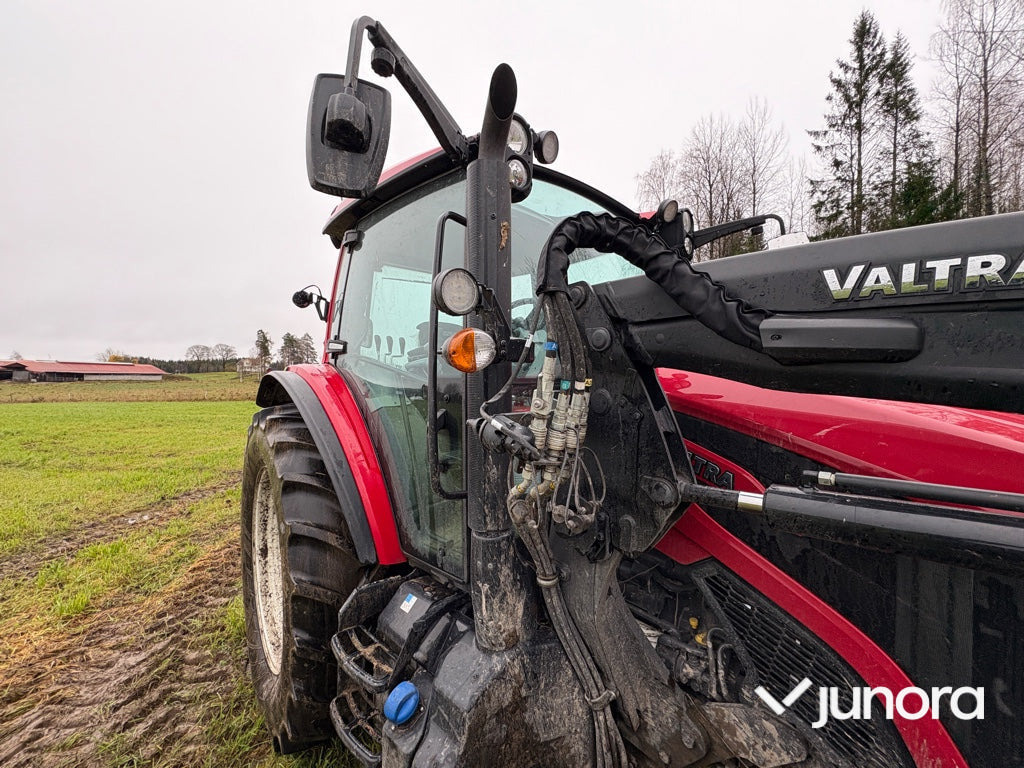 Farm tractor Traktor - Valtra A115: picture 14