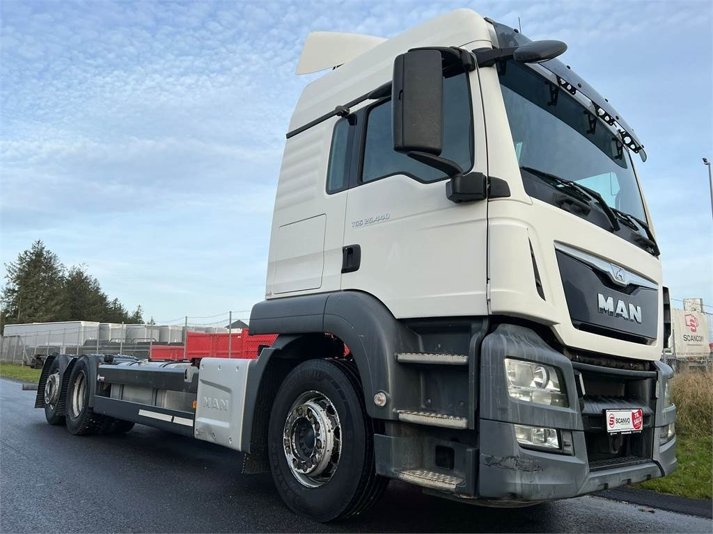 MAN TGS 26-440 6x2-4 LL - Container transporter/ Swap body truck: picture 1 MAN TGS 26-440 6x2-4 LL - Container transporter/ Swap body truck: picture 1
