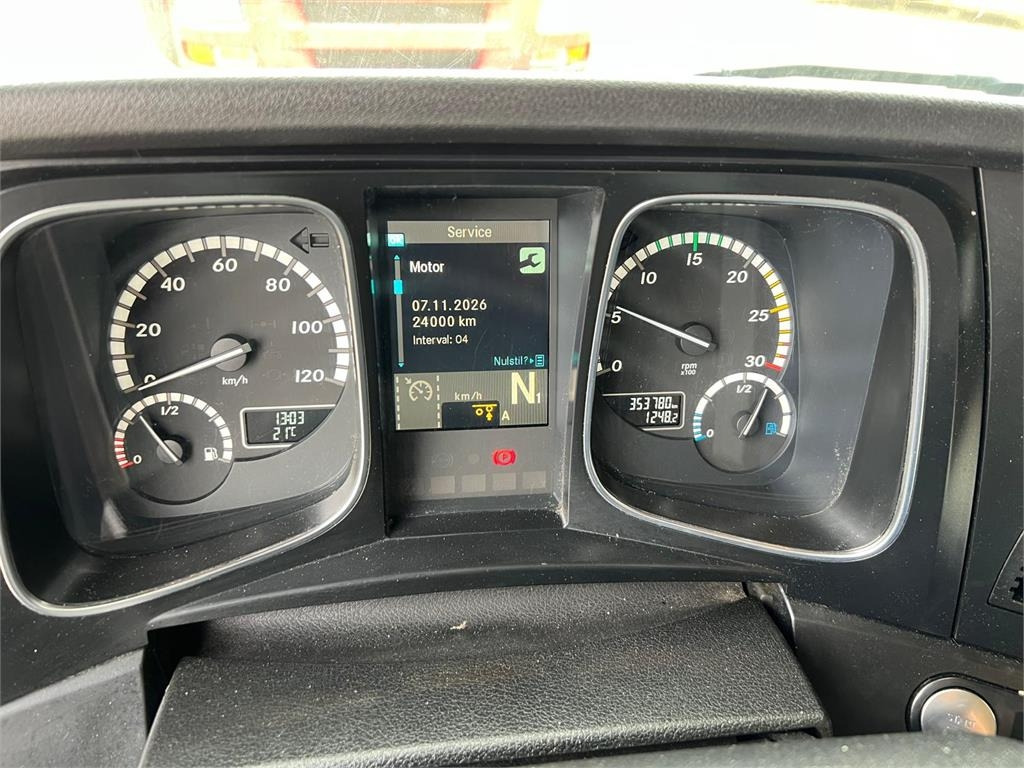 Mercedes-Benz Actros 2530 L 6x2*4 - Refrigerator truck: picture 4 Mercedes-Benz Actros 2530 L 6x2*4 - Refrigerator truck: picture 4