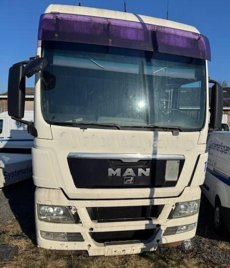 MAN TGX 18-440 4x2 LLS-U mega - Tractor unit: picture 1 MAN TGX 18-440 4x2 LLS-U mega - Tractor unit: picture 1