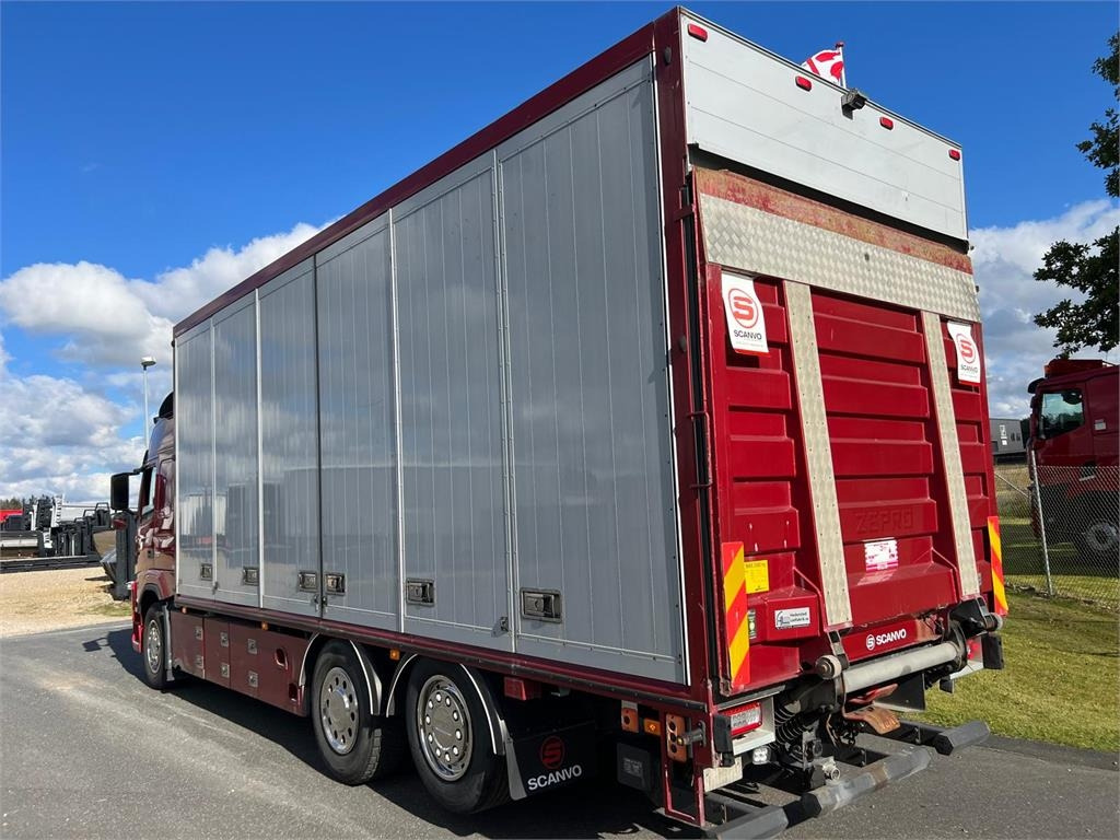 Volvo FM460 - Box truck: picture 5 Volvo FM460 - Box truck: picture 5