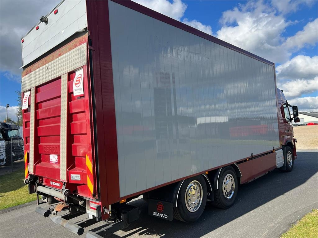 Volvo FM460 - Box truck: picture 2 Volvo FM460 - Box truck: picture 2