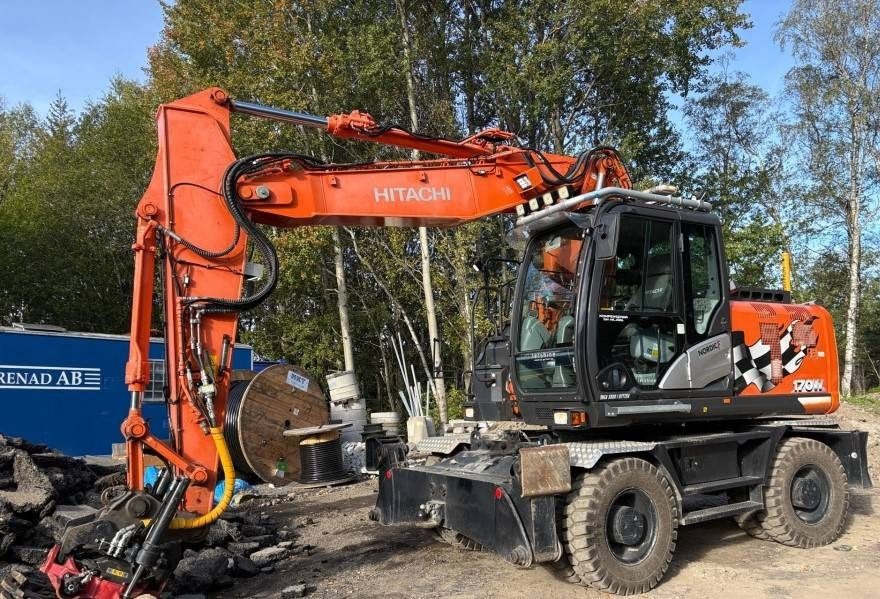 Hitachi ZX170W-6 + Peräkärry 2-akselinen - Wheel excavator: picture 1 Hitachi ZX170W-6 + Peräkärry 2-akselinen - Wheel excavator: picture 1