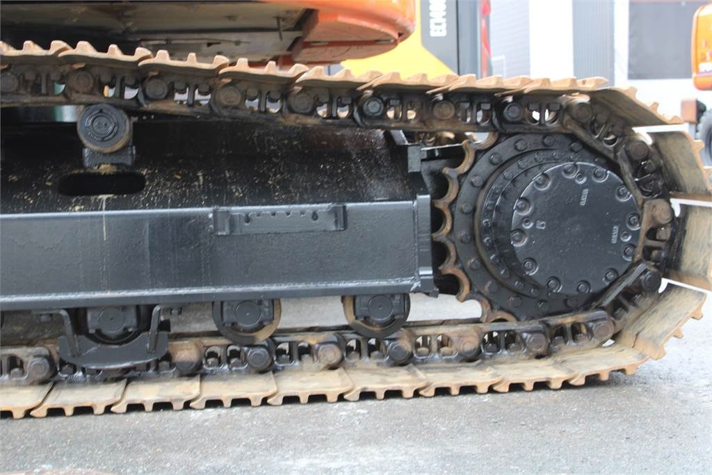 Leasing of Hitachi ZX225USLC-6 PYÖRITTÄJÄLLÄ  Hitachi ZX225USLC-6 PYÖRITTÄJÄLLÄ: picture 12