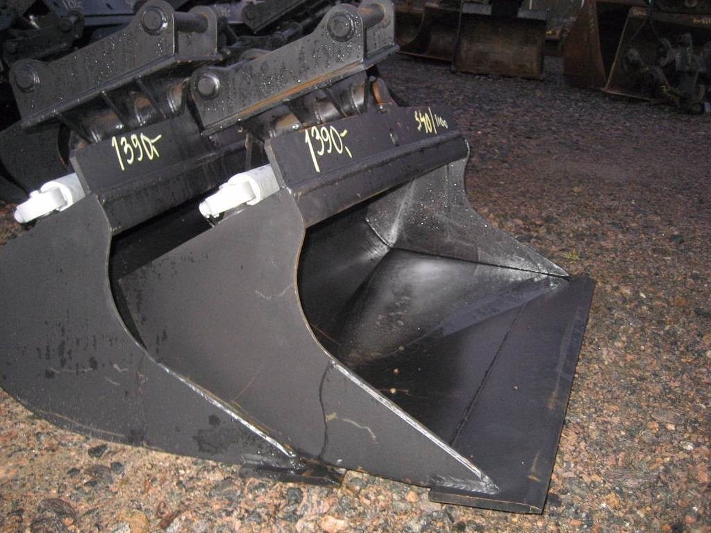 Kallistuva luiskakauha Kärsä 1100mm S40 3-6tn kone  - Bucket for Construction machinery: picture 3 Kallistuva luiskakauha Kärsä 1100mm S40 3-6tn kone  - Bucket for Construction machinery: picture 3