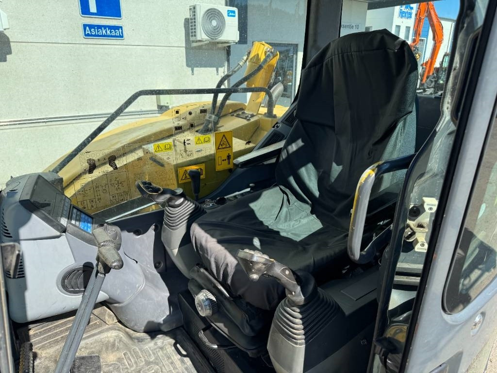 Mini excavator Komatsu PC88MR-8 PYÖRITTÄJÄLLÄ: picture 10