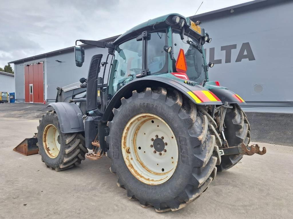 Valtra N174 VERSU ETUKUORMAAJALLA - Farm tractor: picture 2 Valtra N174 VERSU ETUKUORMAAJALLA - Farm tractor: picture 2