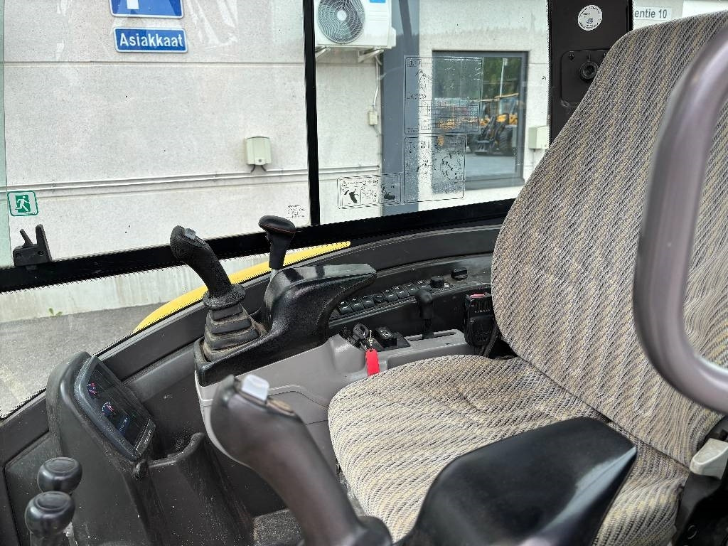 Mini excavator Volvo EC27C PYÖRITTÄJÄLLÄ: picture 14