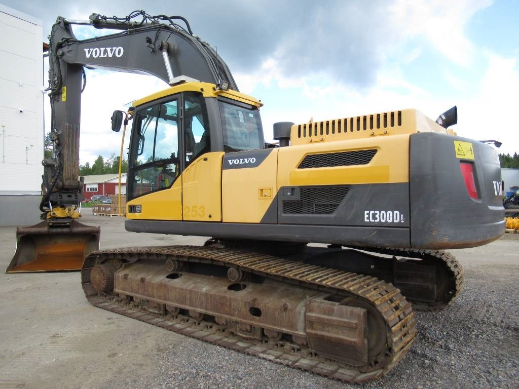 Volvo EC300DL PYÖRITTÄJÄLLÄ  - Crawler excavator: picture 3 Volvo EC300DL PYÖRITTÄJÄLLÄ  - Crawler excavator: picture 3