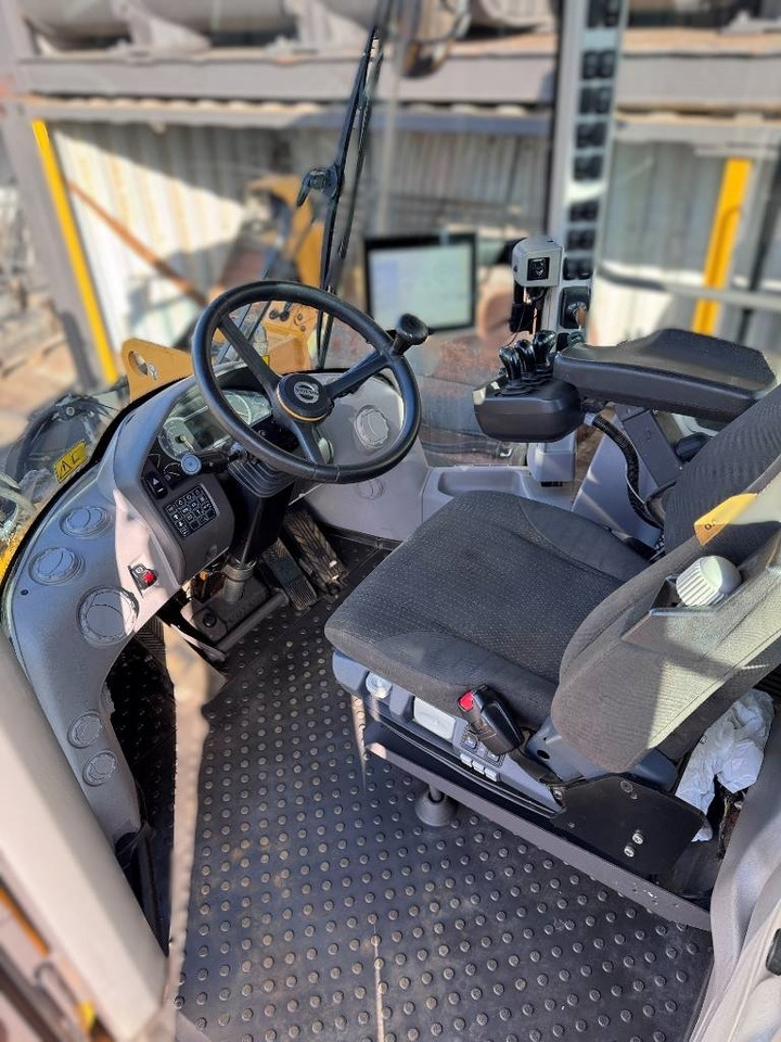 Volvo L110H LONG BOOM - Wheel loader: picture 3 Volvo L110H LONG BOOM - Wheel loader: picture 3