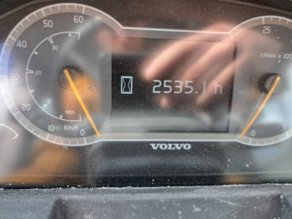 Volvo L60H  - Wheel loader: picture 3 Volvo L60H  - Wheel loader: picture 3