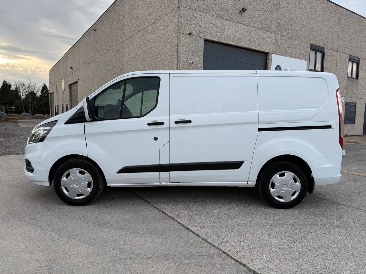 Ford Transit Custom 2.0TDCI. Klima. Navi. Tempomat. - Small van: picture 3 Ford Transit Custom 2.0TDCI. Klima. Navi. Tempomat. - Small van: picture 3