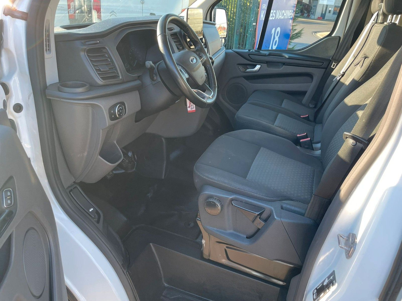 Small van Ford Transit Custom L2. Klima. Navi. Kamera. Tempomat: picture 13 Small van Ford Transit Custom L2. Klima. Navi. Kamera. Tempomat: picture 13