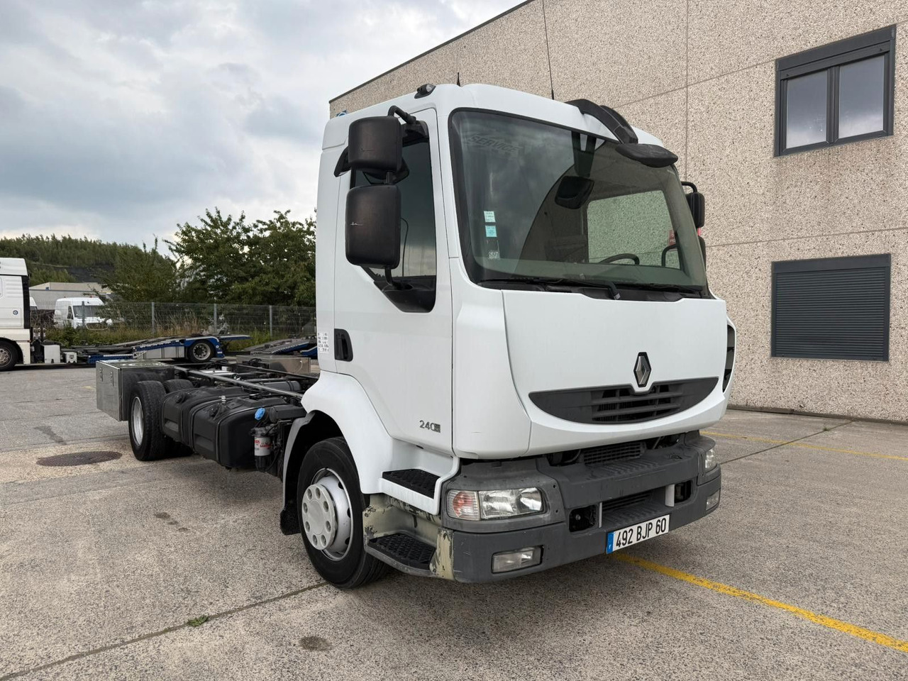 Renault Midlum 240dXi. Klima. 225.000km. - Cab chassis truck: picture 2 Renault Midlum 240dXi. Klima. 225.000km. - Cab chassis truck: picture 2