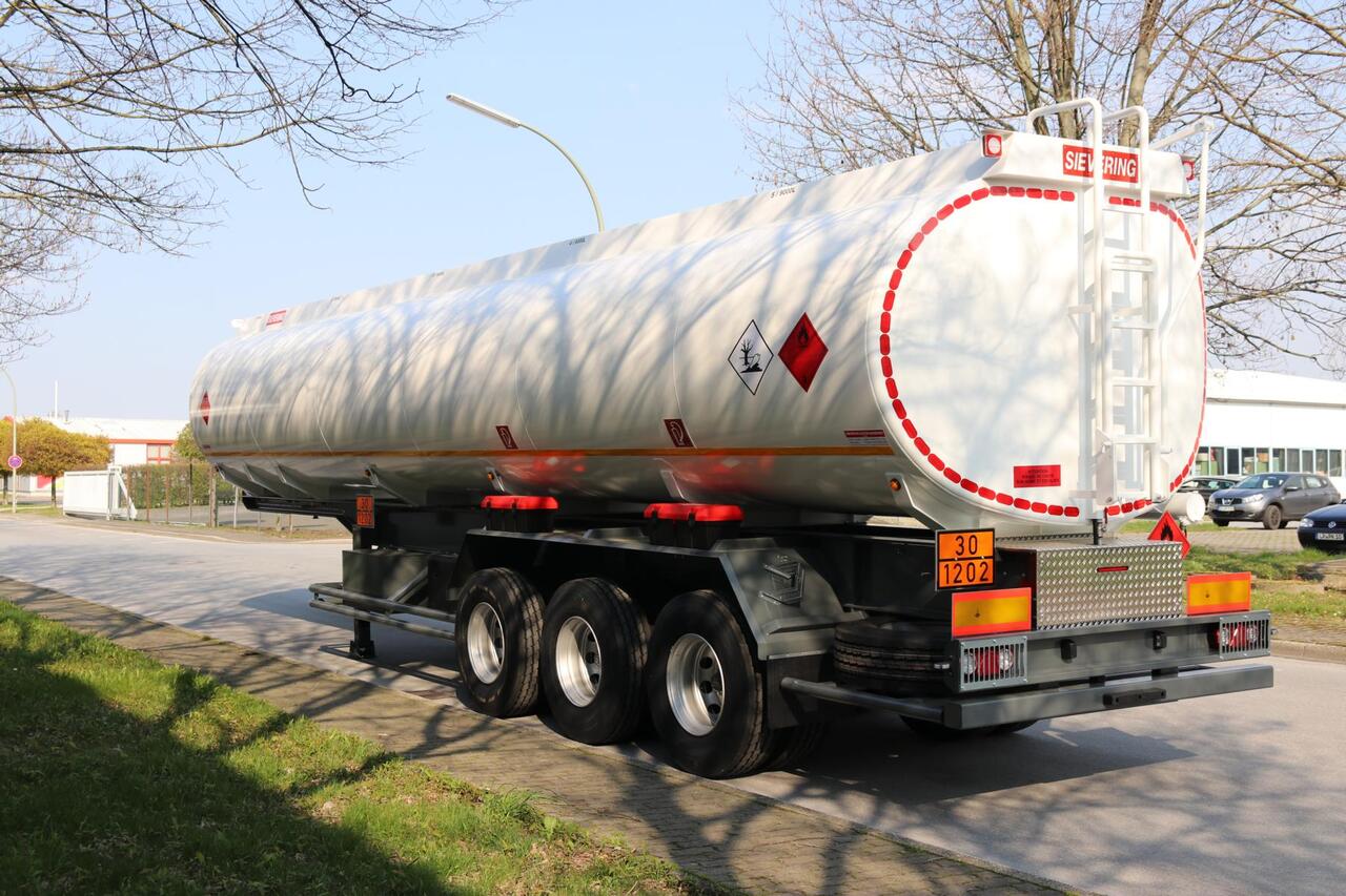 Sievering 45000 LITRES ADR SEMI REMORQUE CITERNE DE CARBURANT - Tank semi-trailer: picture 4 Sievering 45000 LITRES ADR SEMI REMORQUE CITERNE DE CARBURANT - Tank semi-trailer: picture 4