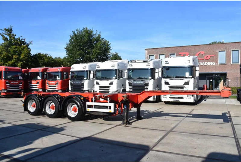 Pacton T3-010 - BPW AXLES - 2 x LIFT AXLE - 2 x EXTENDABLE - DRUM BRAKES - GOOD CONDITION - - Container transporter/ Swap body semi-trailer: picture 1 Pacton T3-010 - BPW AXLES - 2 x LIFT AXLE - 2 x EXTENDABLE - DRUM BRAKES - GOOD CONDITION - - Container transporter/ Swap body semi-trailer: picture 1