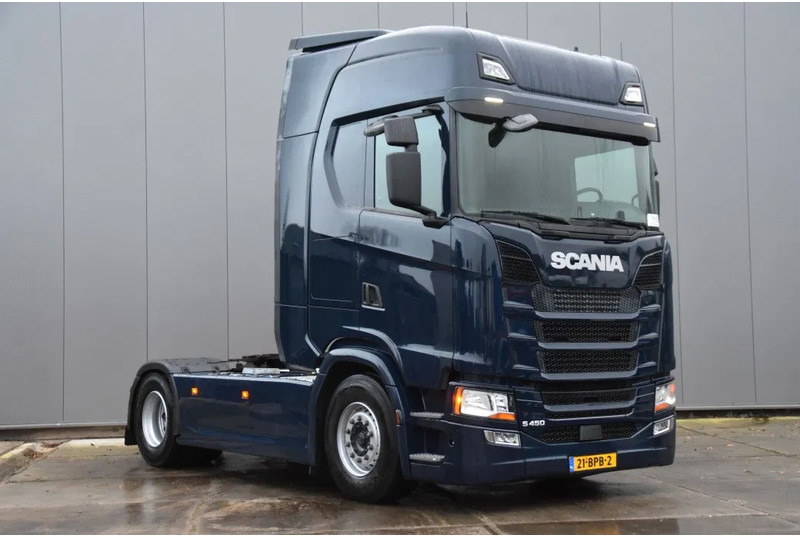 Scania S450 4x2NB - FULL AIR - 922 TKM - RETARDER - PARK. AIRCO - 2 x FUEL TANKS - TOP CONDITION - - Tractor unit: picture 2 Scania S450 4x2NB - FULL AIR - 922 TKM - RETARDER - PARK. AIRCO - 2 x FUEL TANKS - TOP CONDITION - - Tractor unit: picture 2