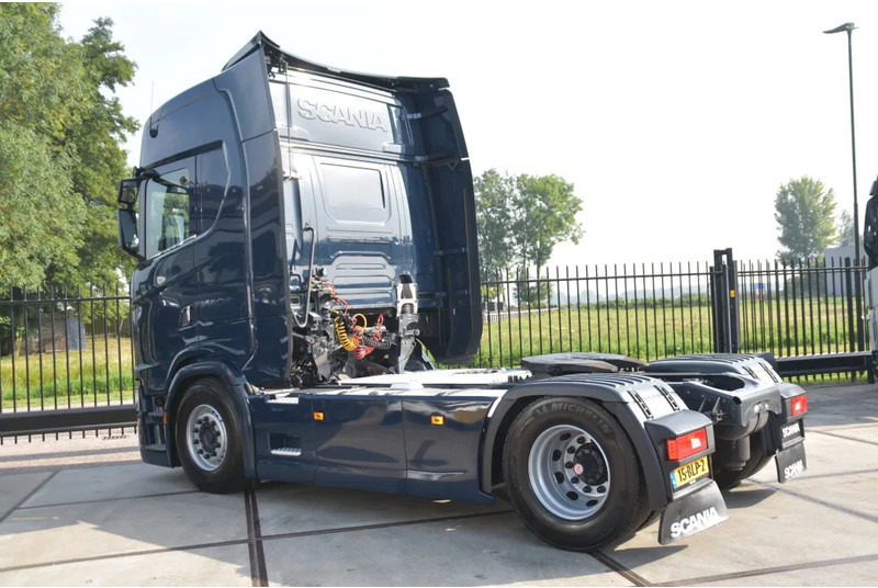 Scania S450 4x2NB - FULL AIR - RETARDER - ACC - AIRCO - 2 x FUEL TANKS - TOP CONDITION - - Tractor unit: picture 3 Scania S450 4x2NB - FULL AIR - RETARDER - ACC - AIRCO - 2 x FUEL TANKS - TOP CONDITION - - Tractor unit: picture 3