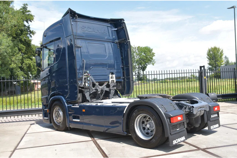 Scania S450 NGS 4x2NB - FULL AIR - RETARDER - ACC - PARK. AIRCO - 2 x FUEL TANKS - TOP CONDITION - - Tractor unit: picture 3 Scania S450 NGS 4x2NB - FULL AIR - RETARDER - ACC - PARK. AIRCO - 2 x FUEL TANKS - TOP CONDITION - - Tractor unit: picture 3