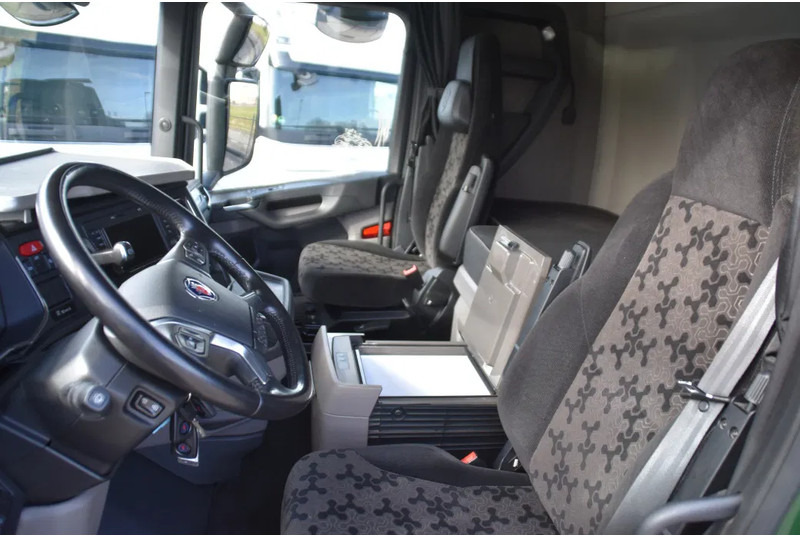 Scania S500 NGS 4x2 - RETARDER - 245 TKM - ACC - PARK. AIRCO - 2 x FUEL TANKS - LED LIGHTS - TOP CONDITION - - Tractor unit: picture 5 Scania S500 NGS 4x2 - RETARDER - 245 TKM - ACC - PARK. AIRCO - 2 x FUEL TANKS - LED LIGHTS - TOP CONDITION - - Tractor unit: picture 5