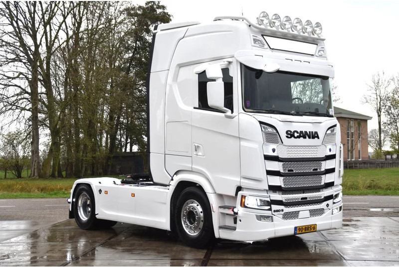 Scania S660 V8 NGS 4x2NB - NEW TACHO - RETARDER - FULL AIR - PARK. AIRCO - LEATHER SEATS - 2 x FUEL TANKS - ALCOA'S - LED - - Tractor unit: picture 1 Scania S660 V8 NGS 4x2NB - NEW TACHO - RETARDER - FULL AIR - PARK. AIRCO - LEATHER SEATS - 2 x FUEL TANKS - ALCOA'S - LED - - Tractor unit: picture 1