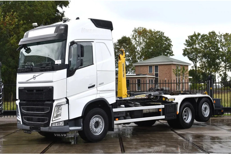 Volvo FH 460 Globe 6x2*4 - HOOKLIFT - 740 TKM - PARK. AIRCO - WHEELBASE: 480 CM - TOP CONDITION - - Hook lift truck: picture 2 Volvo FH 460 Globe 6x2*4 - HOOKLIFT - 740 TKM - PARK. AIRCO - WHEELBASE: 480 CM - TOP CONDITION - - Hook lift truck: picture 2