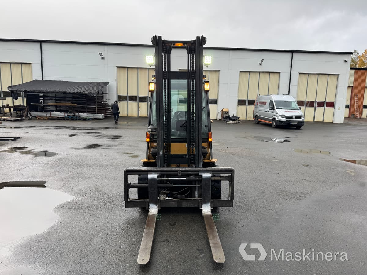 Dieseltruck CAT DP30N - Diesel forklift: picture 2 Dieseltruck CAT DP30N - Diesel forklift: picture 2