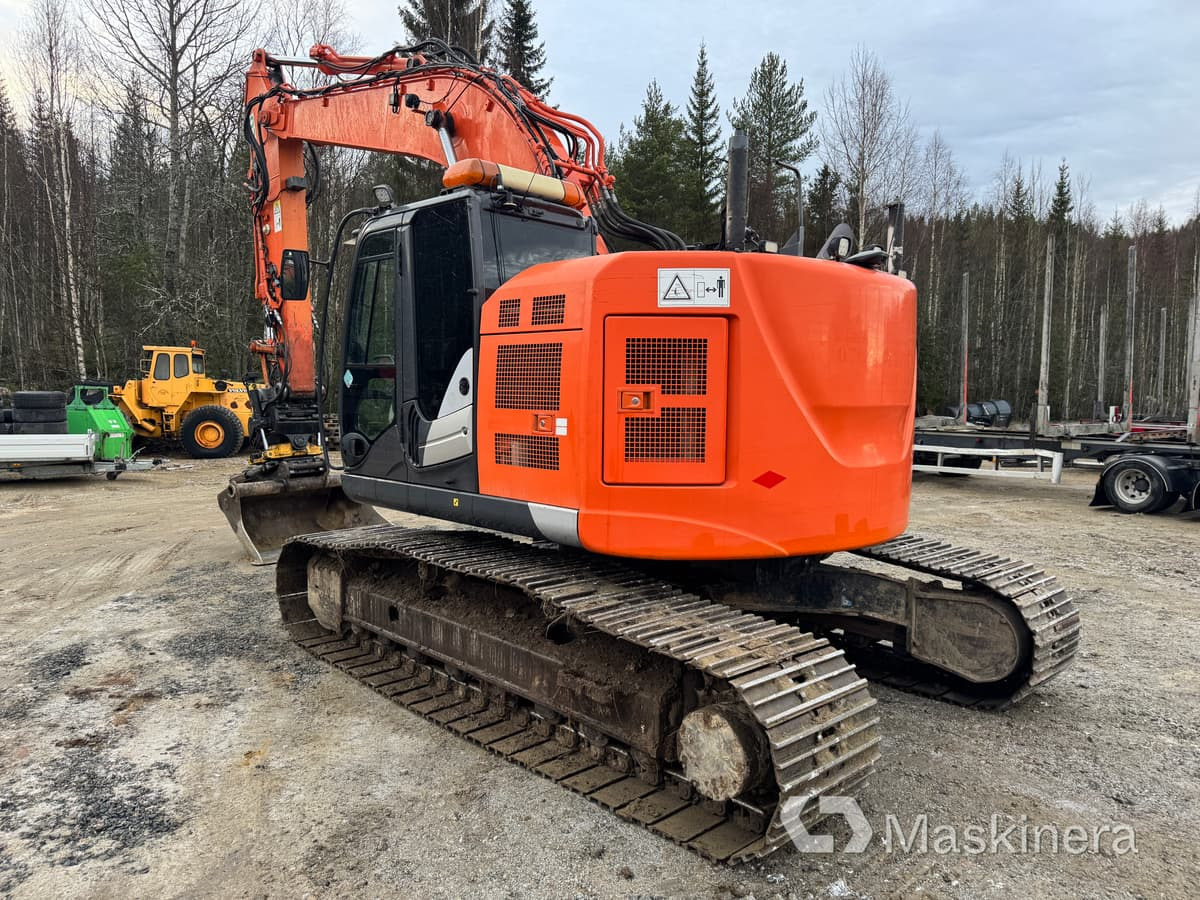 Hitachi ZX 225 USLC-5B Grävmaskin Hitachi ZX225USLC-5B - Crawler excavator: picture 3 Hitachi ZX 225 USLC-5B Grävmaskin Hitachi ZX225USLC-5B - Crawler excavator: picture 3