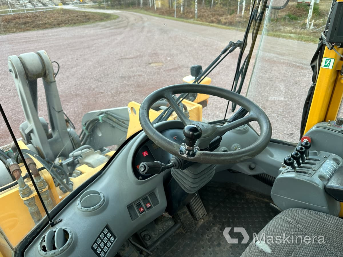 Wheel loader Hjullastare Volvo L110E: picture 39
