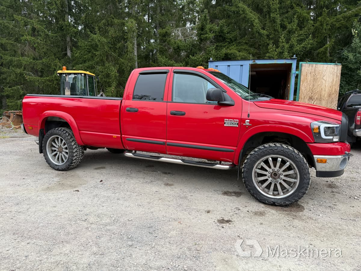 Pickup Dodge Ram 2500 4X4 - Panel van: picture 2 Pickup Dodge Ram 2500 4X4 - Panel van: picture 2