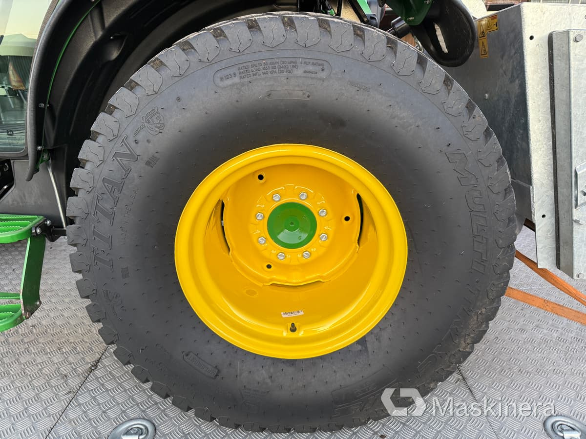 Titan Multi Trac 44x18.00- 20 & 27x10.5-15 Traktorhjul Titan Multi Trac 44x18.00-20 & 27x10.5-15 - Farm tractor: picture 2 Titan Multi Trac 44x18.00- 20 & 27x10.5-15 Traktorhjul Titan Multi Trac 44x18.00-20 & 27x10.5-15 - Farm tractor: picture 2