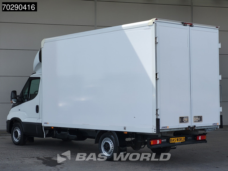 Iveco Daily 35S16 Automaat Bakwagen Achterdeuren 160PK Airco Camera Euro6 Meubelbak Koffer 21m3 Airco - Box van: picture 2 Iveco Daily 35S16 Automaat Bakwagen Achterdeuren 160PK Airco Camera Euro6 Meubelbak Koffer 21m3 Airco - Box van: picture 2