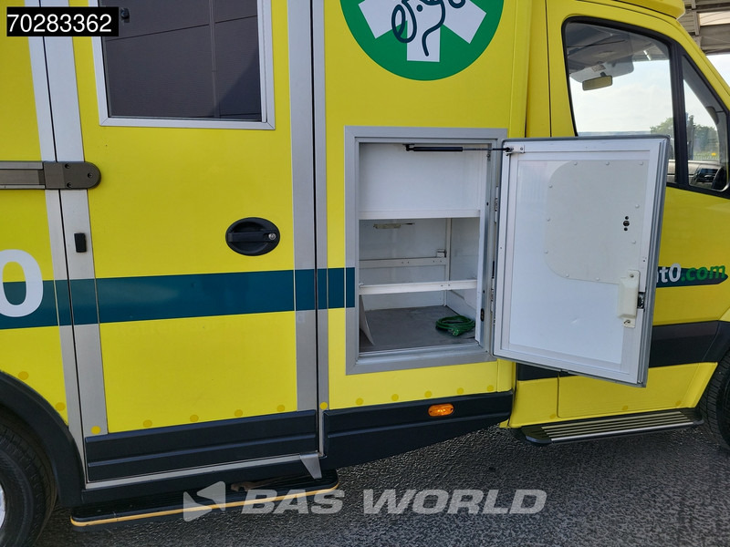 Ambulance Mercedes-Benz Sprinter 519 CDI MARGE! 3.0L V6 Automaat 190PK Ambulance Trekhaak Airco Cruise APK 02-2026 Euro6 Rettungswagen Krankenwagen 13m3 Airco Tr: picture 8
