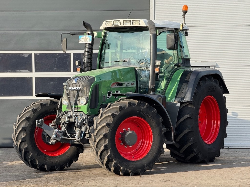Fendt 820 Vario TMS - Farm tractor: picture 2 Fendt 820 Vario TMS - Farm tractor: picture 2