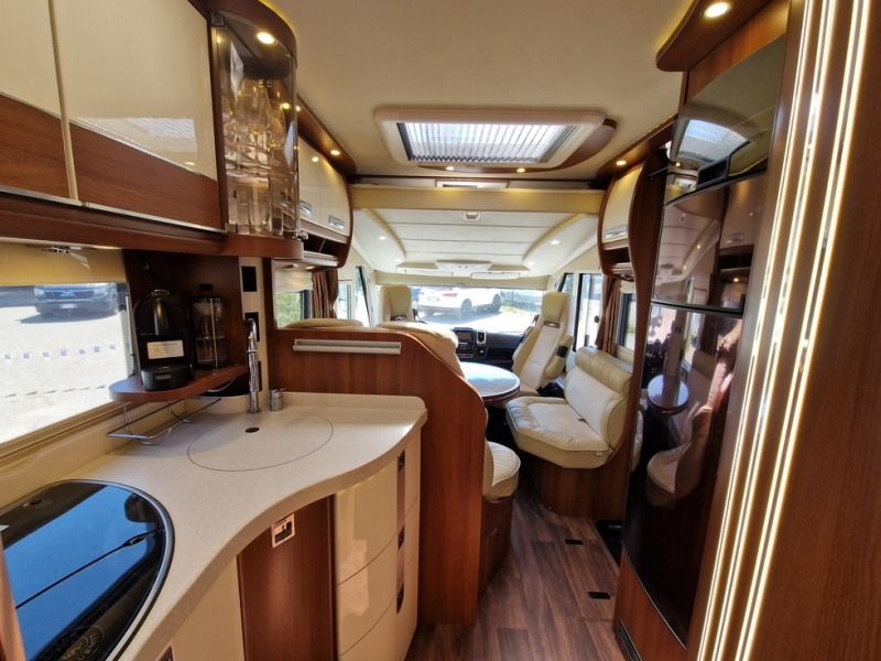 Integrated motorhome Carthago E-Line 51 QB: picture 11