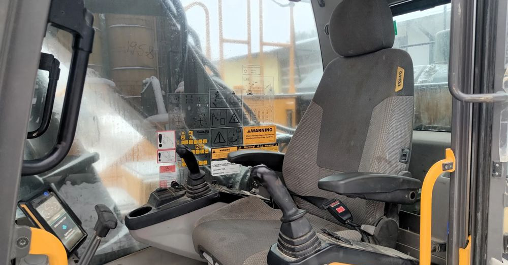 Crawler excavator Volvo EC 250 EL: picture 6