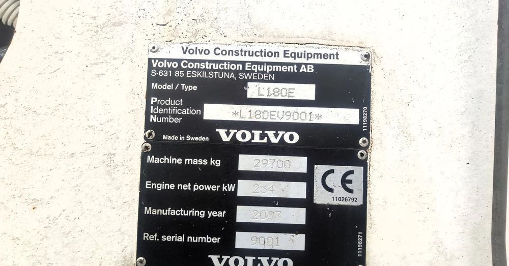 Wheel loader Volvo L180E: picture 12