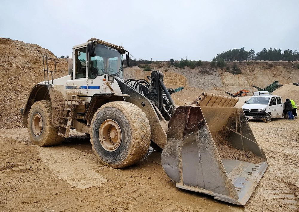 Wheel loader Volvo L180E: picture 7