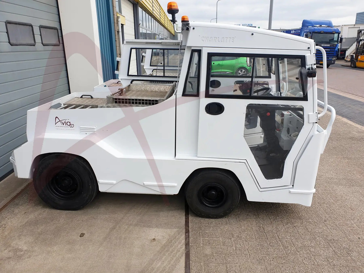 CHARLATTE TE.225 - Baggage tractor: picture 2 CHARLATTE TE.225 - Baggage tractor: picture 2