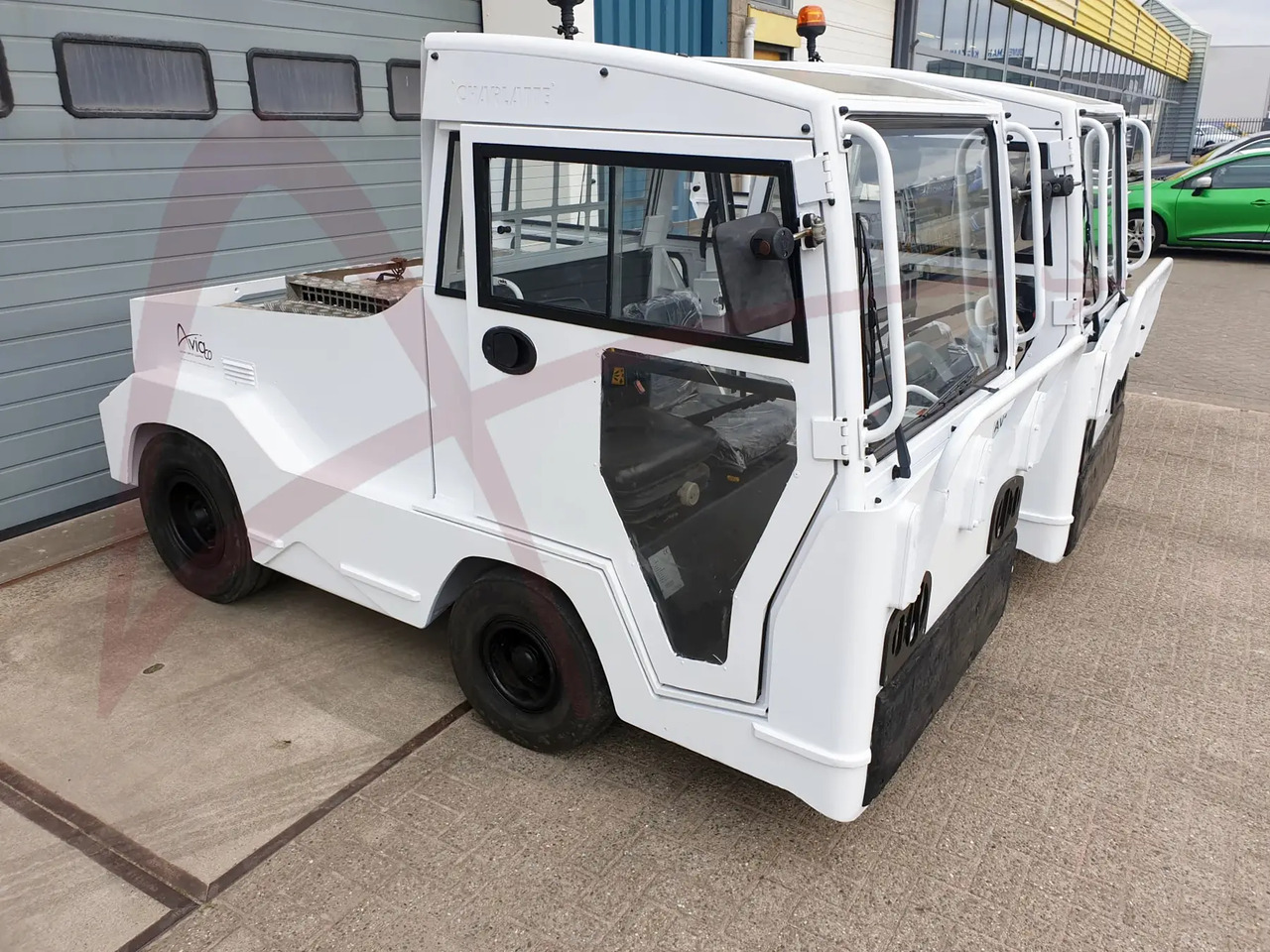 CHARLATTE TE.225 - Baggage tractor: picture 1 CHARLATTE TE.225 - Baggage tractor: picture 1