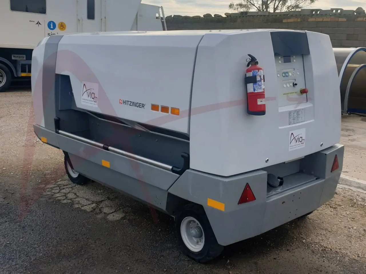 HITZINGER 100MDE18 28 - Ground power unit: picture 2 HITZINGER 100MDE18 28 - Ground power unit: picture 2