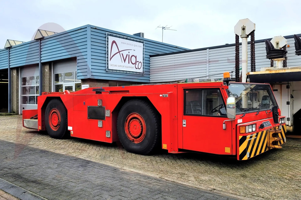 SCHOPF F396P - Pushback tractor: picture 1 SCHOPF F396P - Pushback tractor: picture 1
