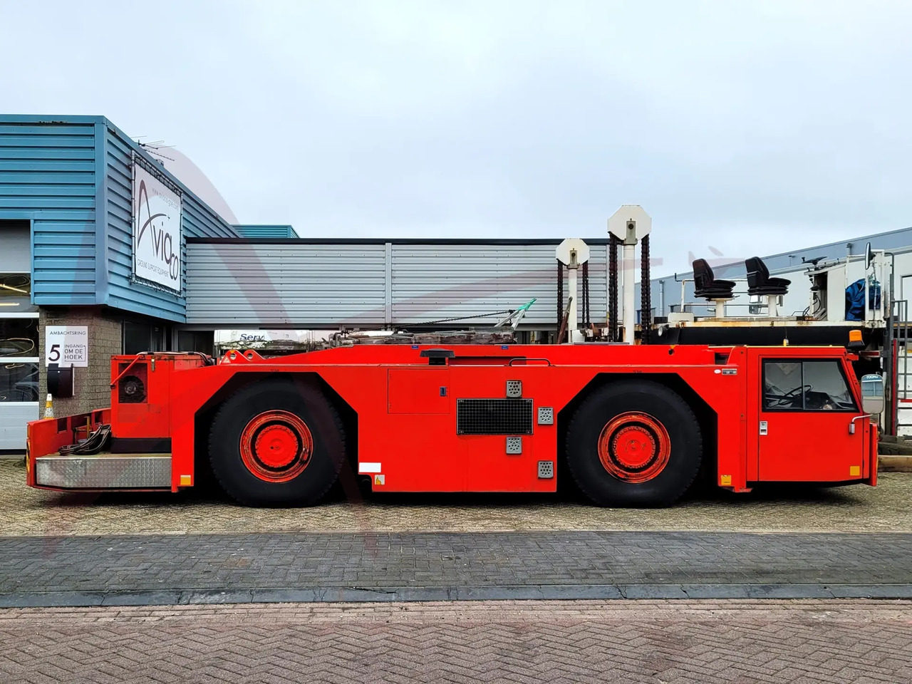 SCHOPF F396P - Pushback tractor: picture 3 SCHOPF F396P - Pushback tractor: picture 3