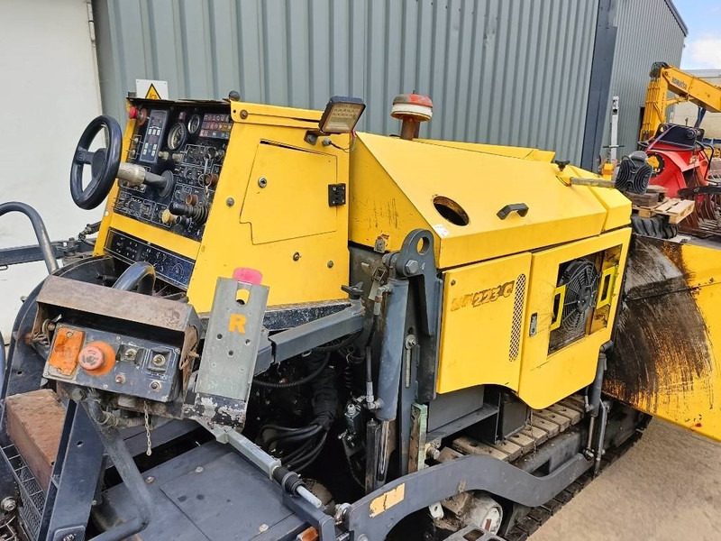 Asphalt paver Bomag BF 223 C asfalteermachine asphalt paver dynamo: picture 16