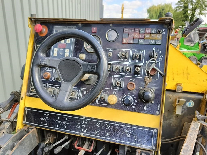 Asphalt paver Bomag BF 223 C asfalteermachine asphalt paver dynamo: picture 17