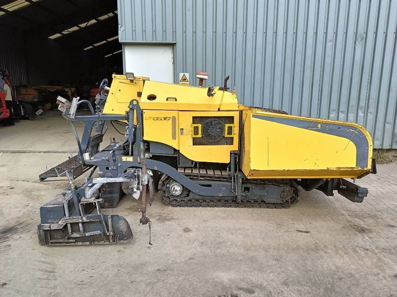 Asphalt paver Bomag BF 223 C asfalteermachine asphalt paver dynamo: picture 13