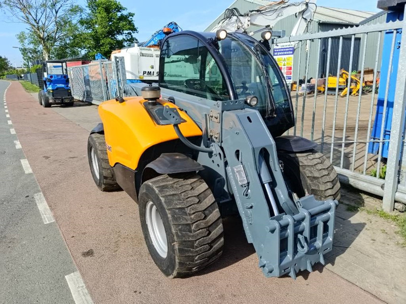 Giant 4548 Tendo verreiker 4,6 m 1,7 ton telehandler CE - Telescopic handler: picture 3 Giant 4548 Tendo verreiker 4,6 m 1,7 ton telehandler CE - Telescopic handler: picture 3
